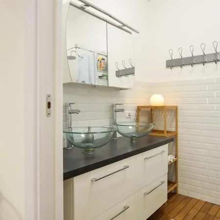 Apartment Awesome In With Wifi