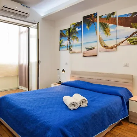 Apartament Front In *