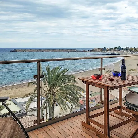 Beach Front Apartment In Giardini Naxos جيارديني ناكسوس