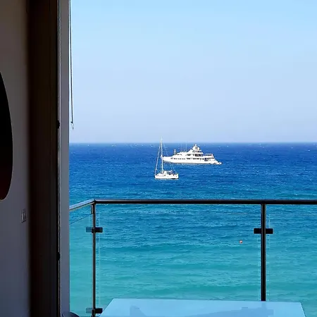 Appartamento Beach Front Apartment In Giardini Naxos